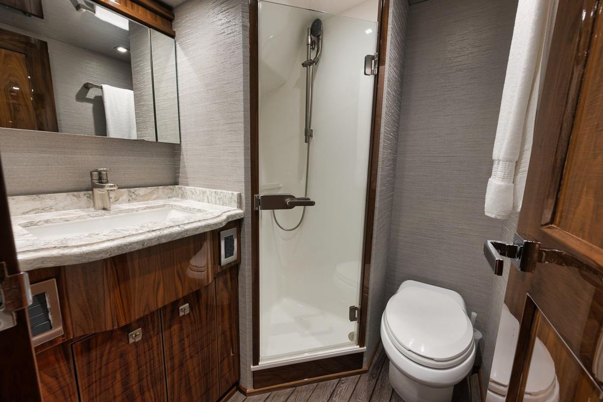 2019 Viking 80 
