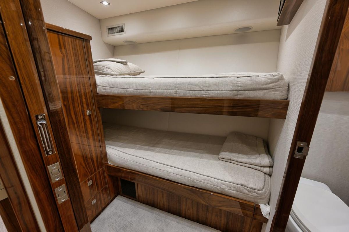 2019 Viking 80 