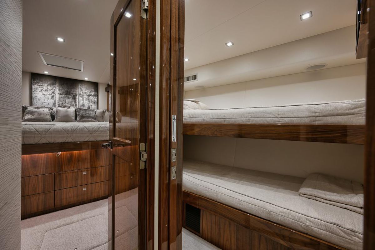 2019 Viking 80 