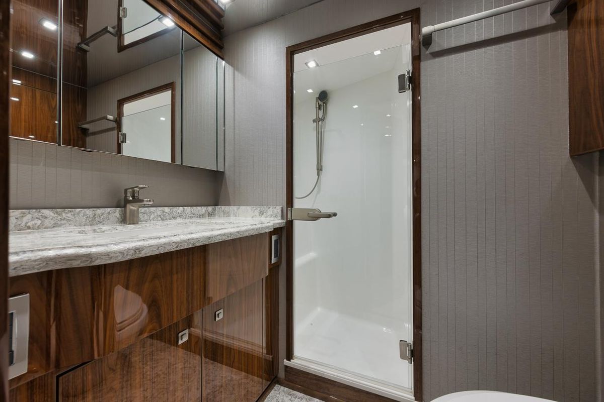 2019 Viking 80 