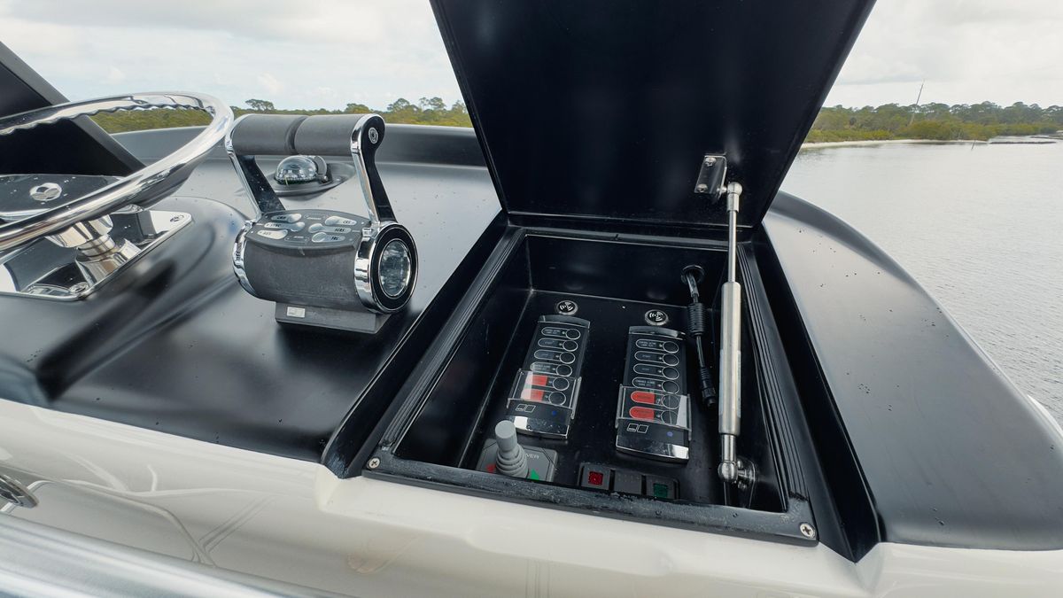 2019 Viking 80 