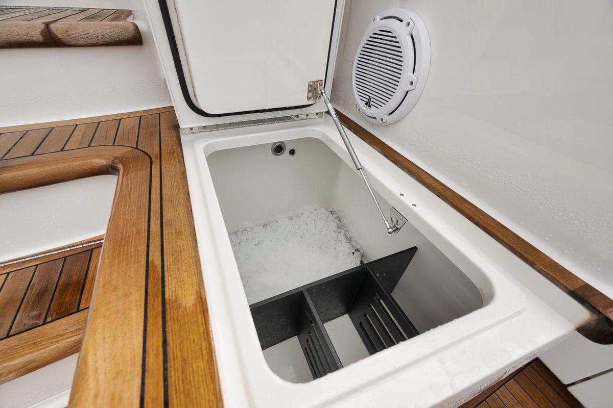 2019 Viking 80 