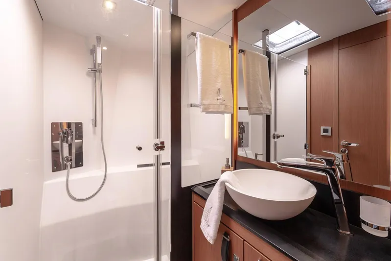 Chase'n Grace Yacht Photos Pics Jeanneau Yachts 60 - Manufacturer's Image