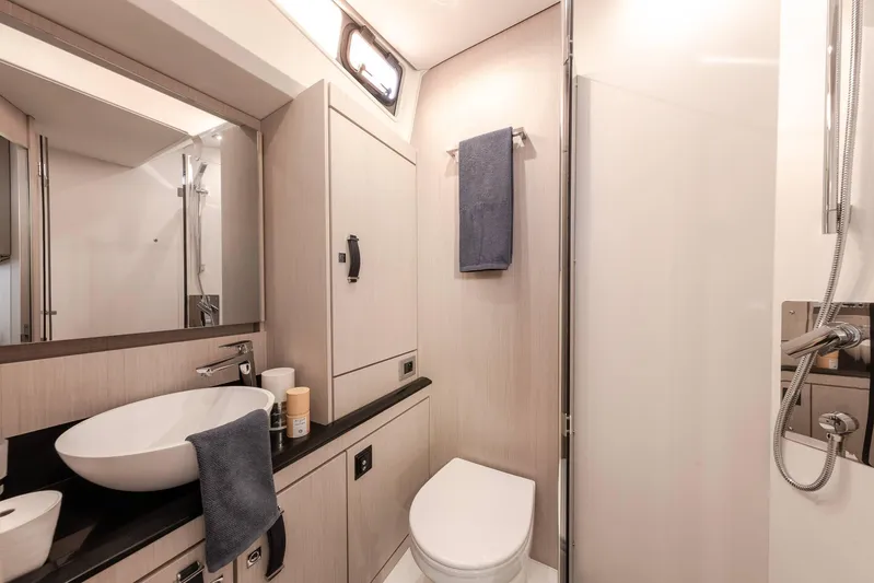 Chase'n Grace Yacht Photos Pics Jeanneau Yachts 60 - Manufacturer's Image