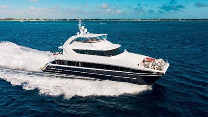 2004 92' Sabre-Power Cat Fort Lauderdale, FL, US