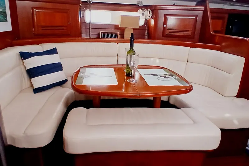 Daydreams II Yacht Photos Pics 