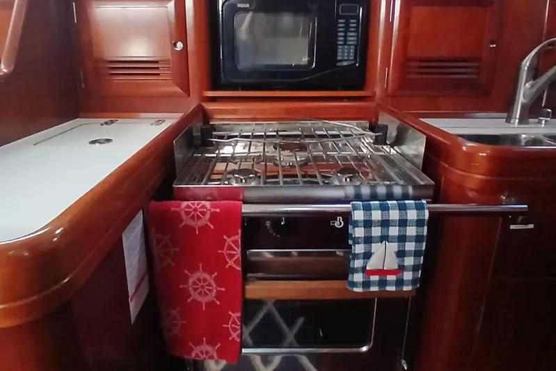 Daydreams II Yacht Photos Pics 