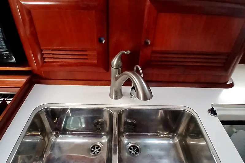 Daydreams II Yacht Photos Pics 