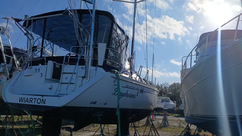 Daydreams II Yacht Photos Pics 