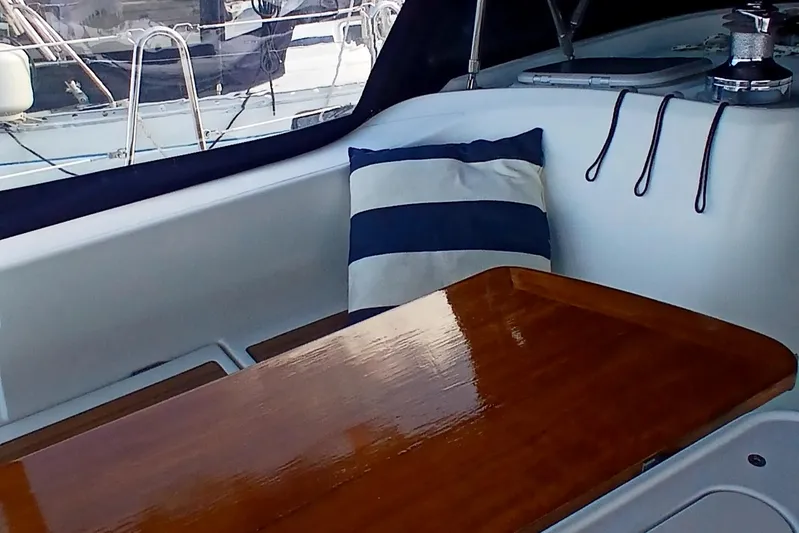 Daydreams II Yacht Photos Pics 