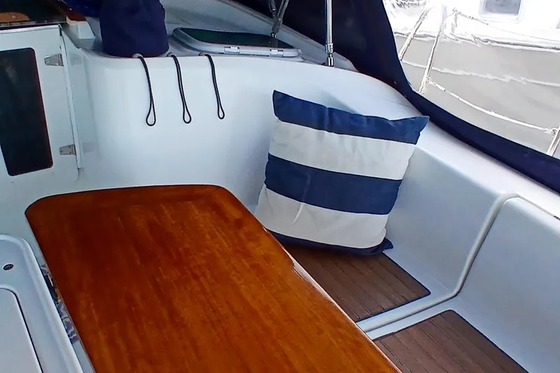 Daydreams II Yacht Photos Pics 