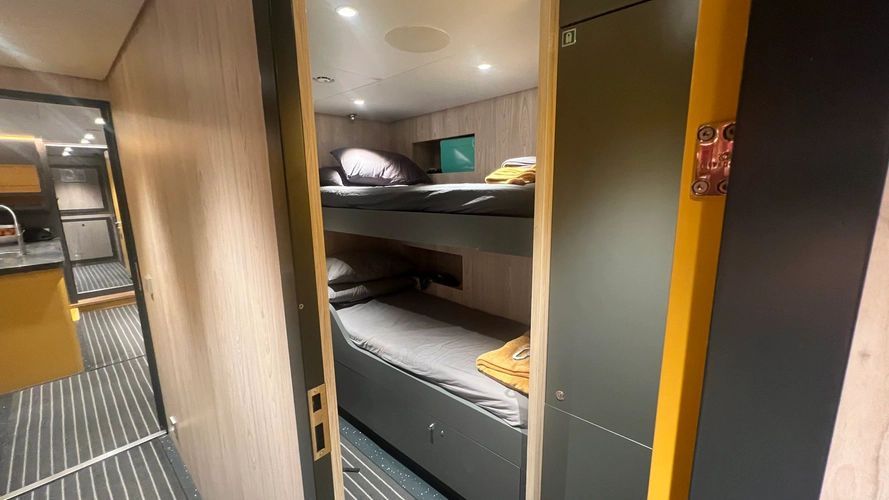 2009 Damen Yachting 123 