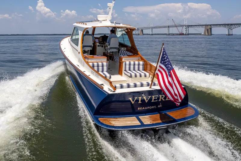 Vivere Yacht Photos Pics 