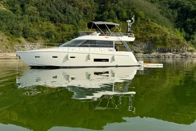 2012 Sealine F48