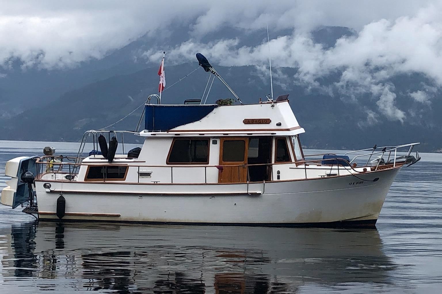 CHB Tri-Cabin Trawler