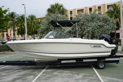 Boston Whaler 210 Vantage