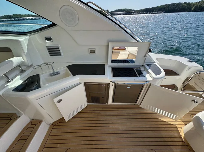 Costas Yacht Photos Pics Luxurious 2015 Sea Ray 540 Sundancer yacht kitchen with sleek design and scenic water view.