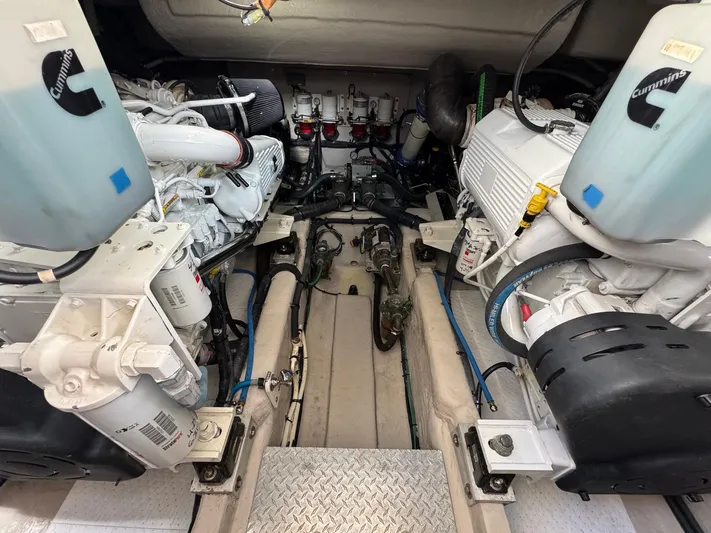 Costas Yacht Photos Pics Engine room of a 2015 Sea Ray 540 Sundancer with Cummins engines.