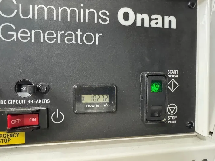 Costas Yacht Photos Pics Cummins Onan generator control panel with 1027.2 hours, Sea Ray 540 Sundancer 2015.