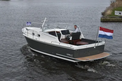 2025 Luna 27