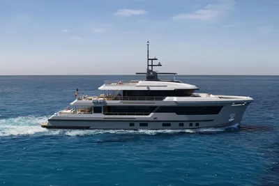 2028 Ocean King Explorer 34MT