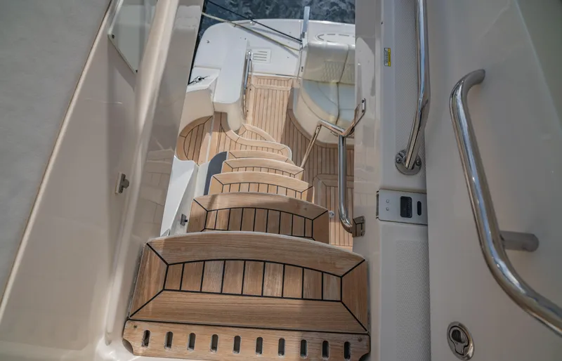 Discover Yacht Photos Pics Staircase on 2015 Sea Ray 510 Fly yacht with teak decking.