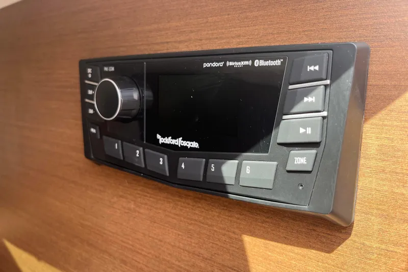  Yacht Photos Pics Rockford Fosgate audio system on 2018 Sea Ray SLX 350 boat dashboard.