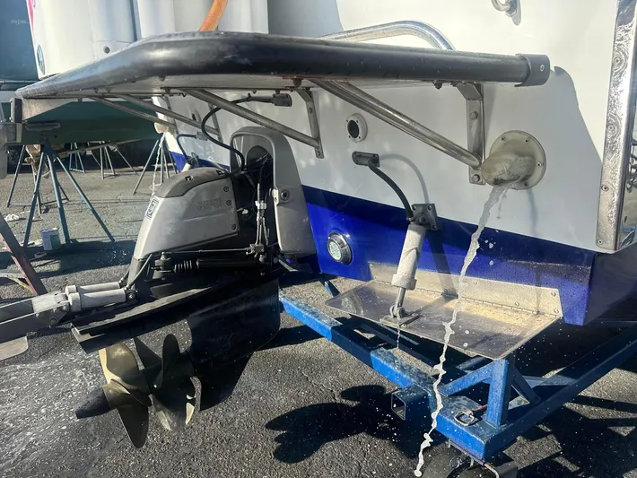 Firefly Yacht Photos Pics Outdrive & Trim Tabs