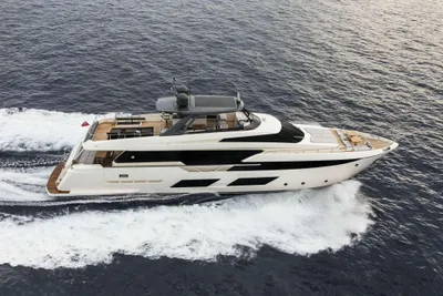 2018 Ferretti Yachts 920