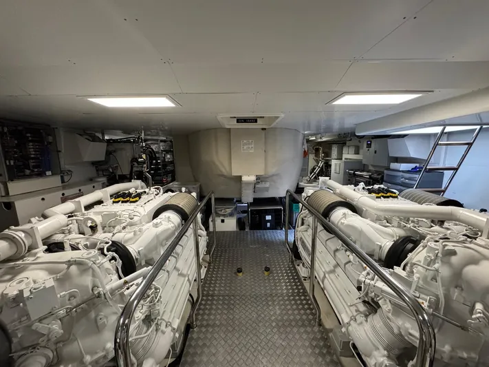 Java Yacht Photos Pics Ferretti Yachts 920 used yacht for sale