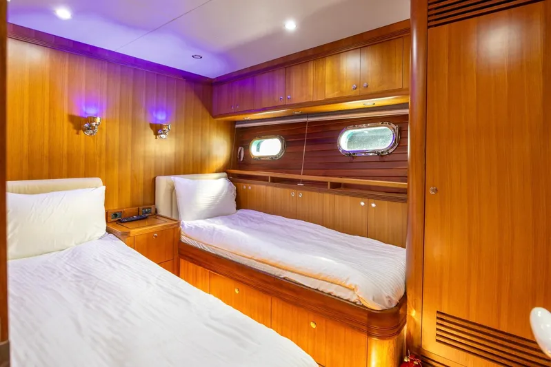 La Plata Yacht Photos Pics 