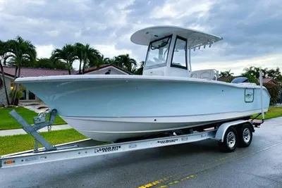Sea Hunt Ultra 255 SE