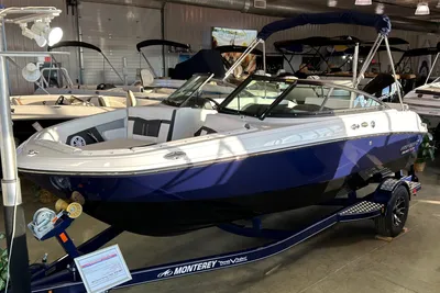 Monterey M205 Family Bowrider