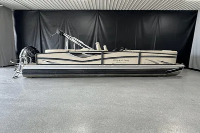 Premier 270 Intrigue