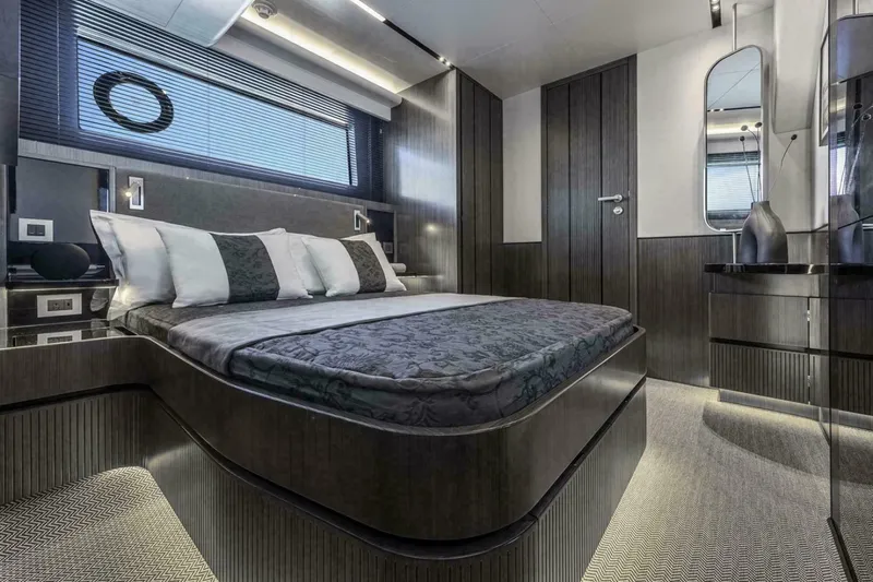 Pearl 72 Indulgence Yacht Photos Pics 