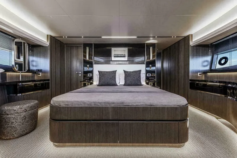 Pearl 72 Indulgence Yacht Photos Pics 