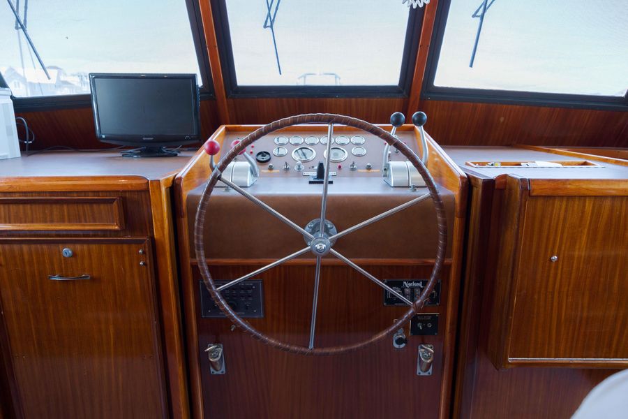 1986 Hatteras 70 Long Range Cruiser