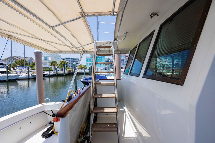 1986 Hatteras 70 Long Range Cruiser