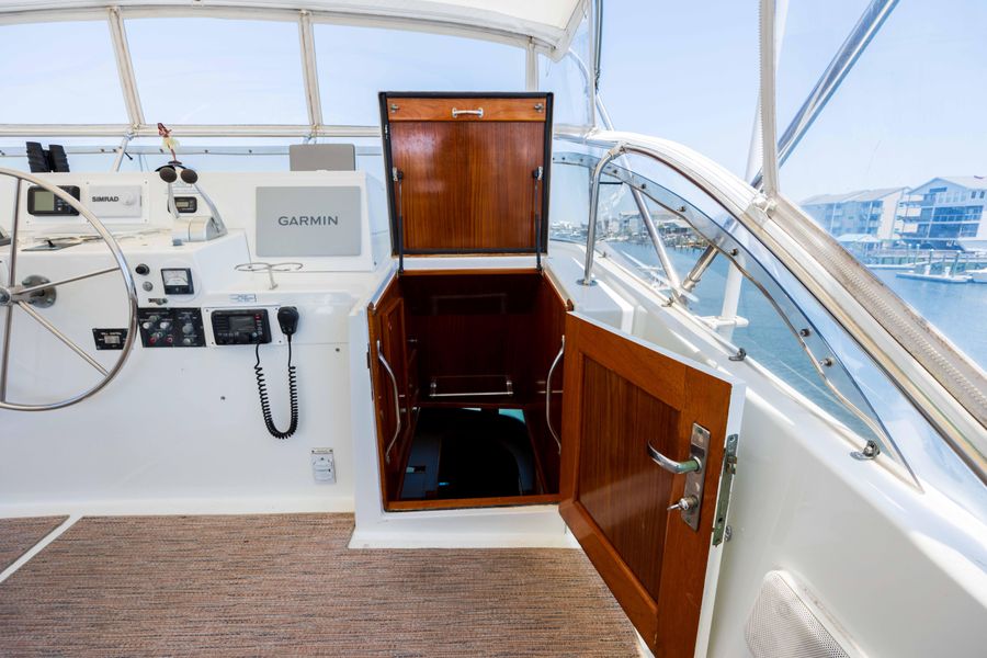 1986 Hatteras 70 Long Range Cruiser