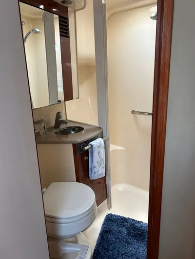 Mt Nest Yacht Photos Pics Head Master