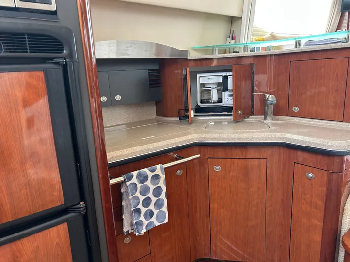 Mt Nest Yacht Photos Pics Galley 3