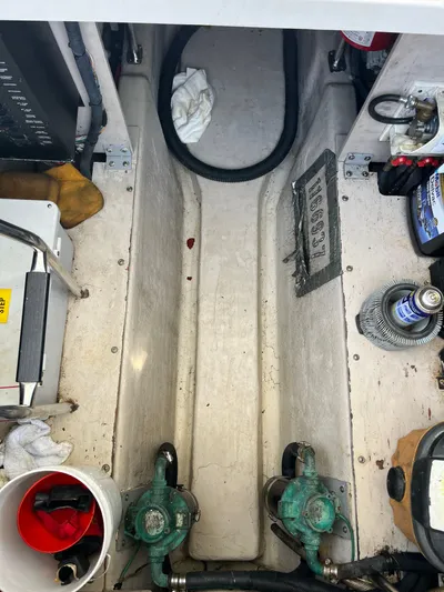 Mt Nest Yacht Photos Pics Cockpit Bilge