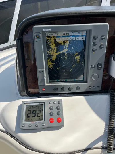Mt Nest Yacht Photos Pics Raymarine Electronics