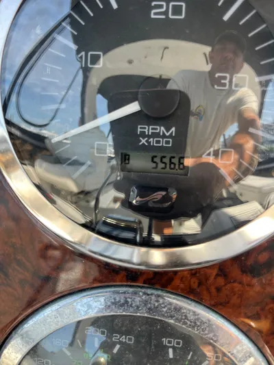 Mt Nest Yacht Photos Pics hr Meter port