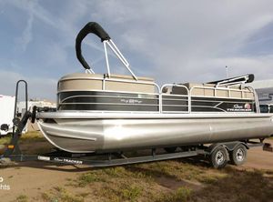 2018 Sun Tracker Party Barge 22DLX