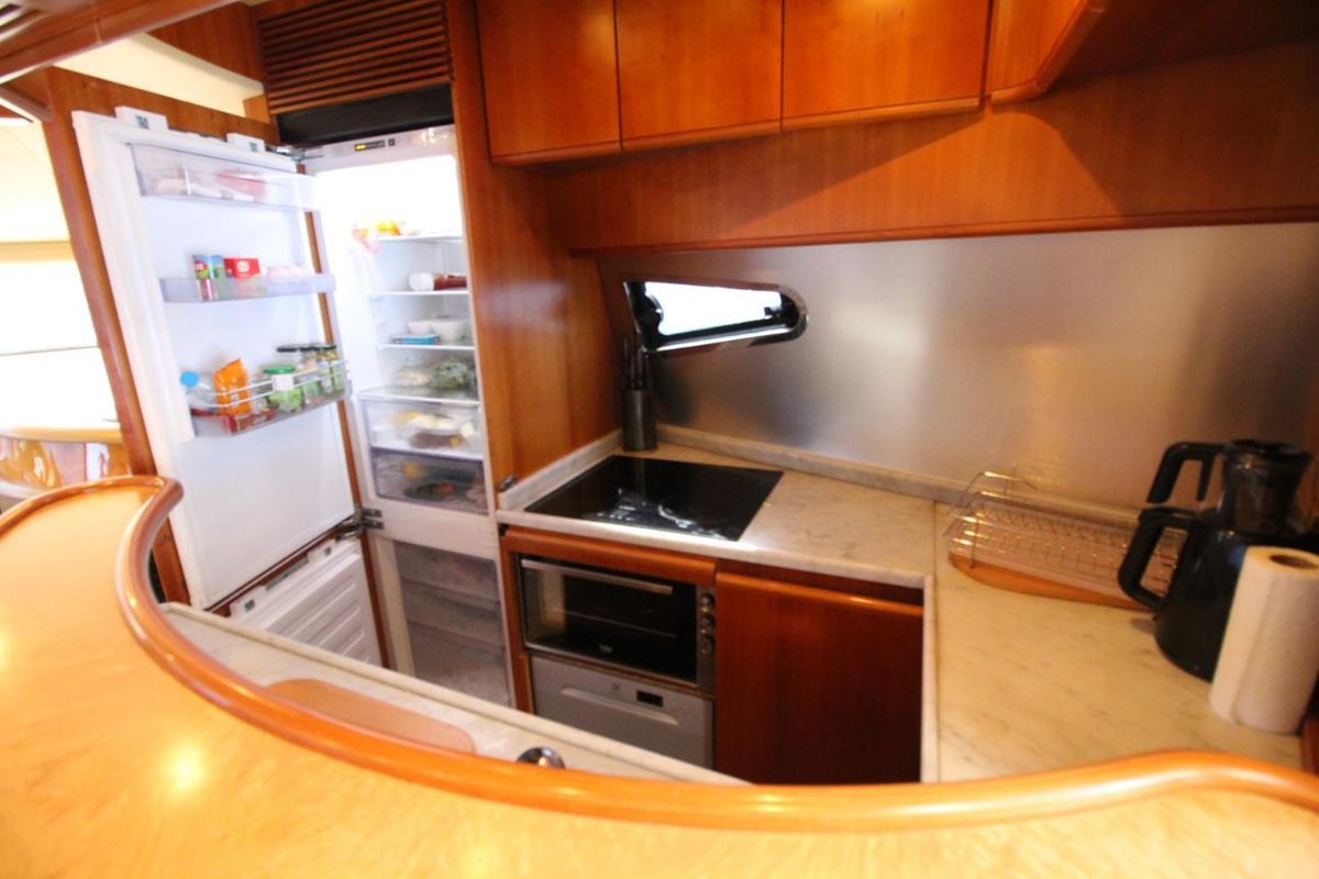 2007 Azimut 71 