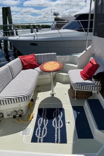 Quinetucket Yacht Photos Pics 