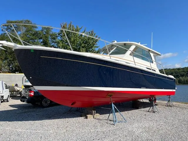 Quinetucket Yacht Photos Pics 