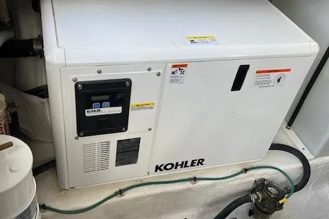 Quinetucket Yacht Photos Pics 