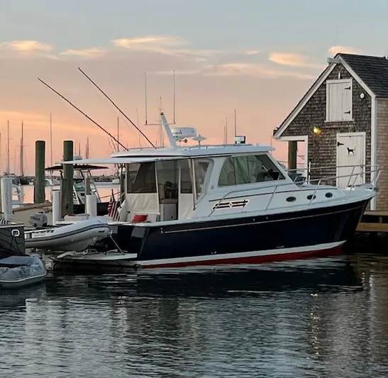 Quinetucket Yacht Photos Pics 